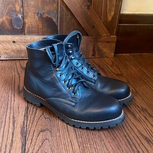 Wolverine black rugged thousand mile boot